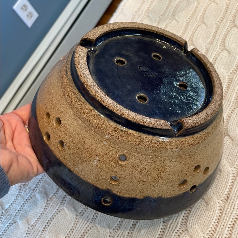 Ceramic glazed berry bowl strainer colander kiln fired  tans/blues drainage hole